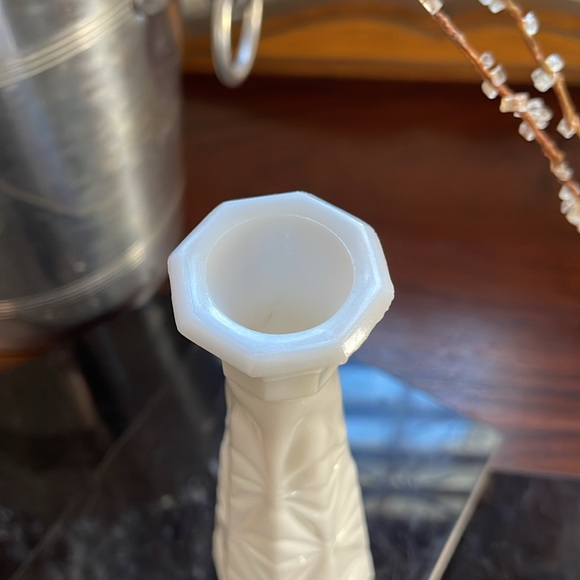 Vintage Hoosier Milk Glass Vases One Set of Three (3) - Picture 7 of 12